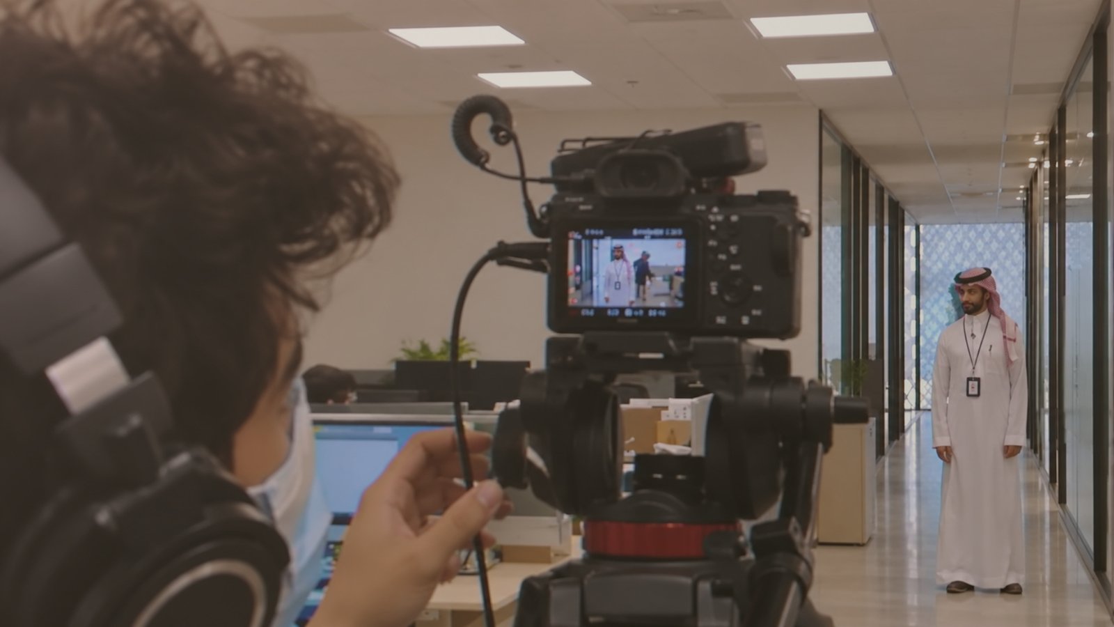 فريق الإنتاج في موقع التصوير
